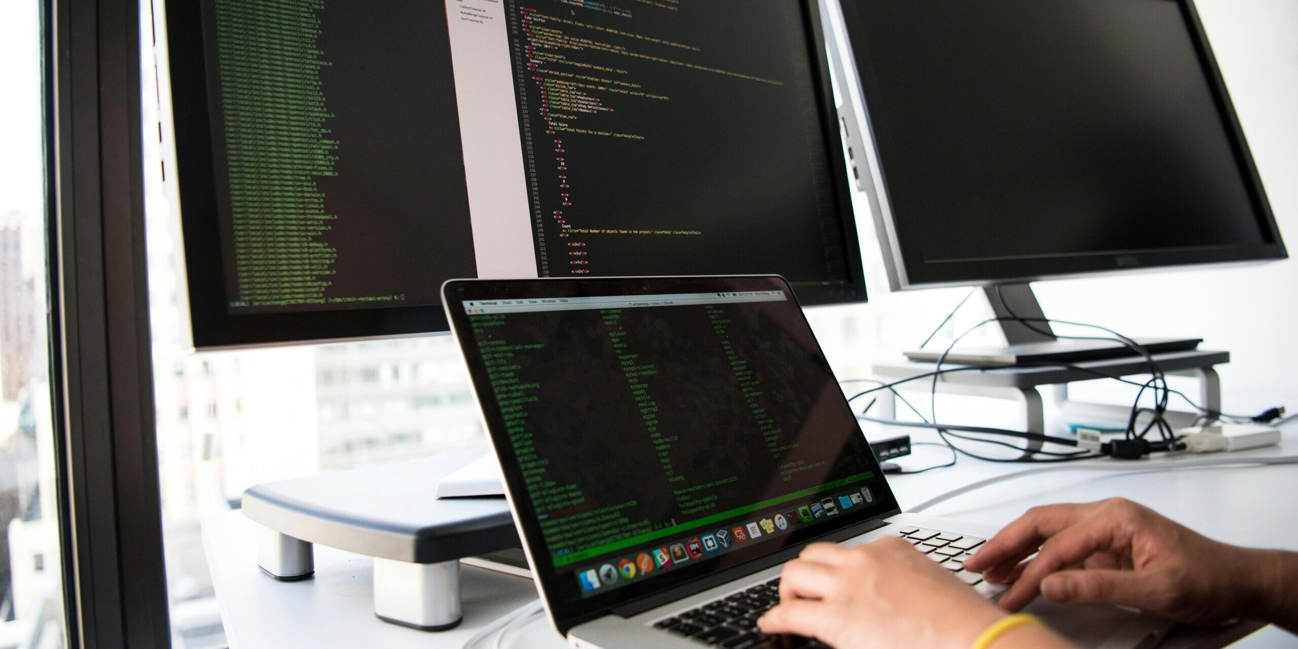 pexels-divinetechygirl-1181675